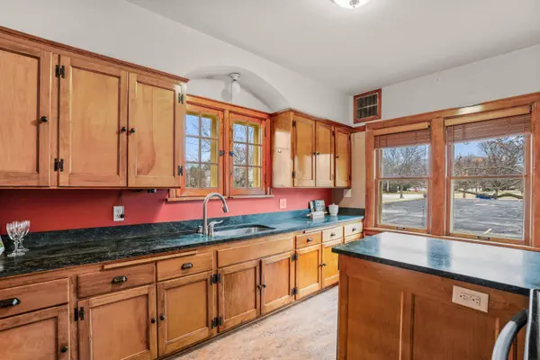 129 Grand, Thiensville, WI 53092