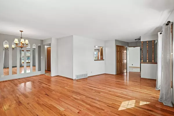 5300 S 24th, Milwaukee, WI 53221