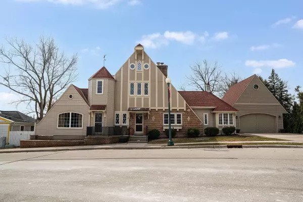 281 S Lake, Elkhart Lake, WI 53020