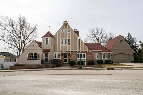 281 S Lake, Elkhart Lake, WI 53020