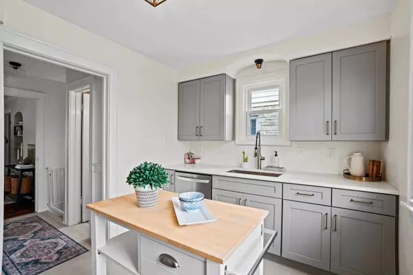 5665 N Bay Ridge, Whitefish Bay, WI 53217