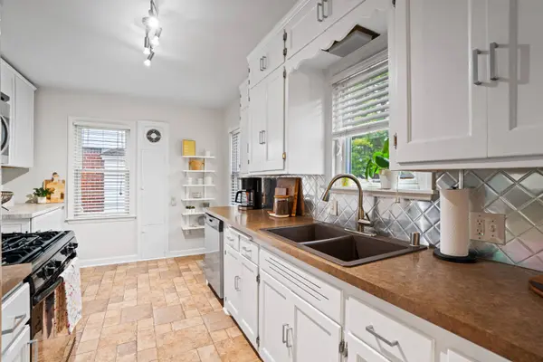 5535 N Kent, Whitefish Bay, WI 53217