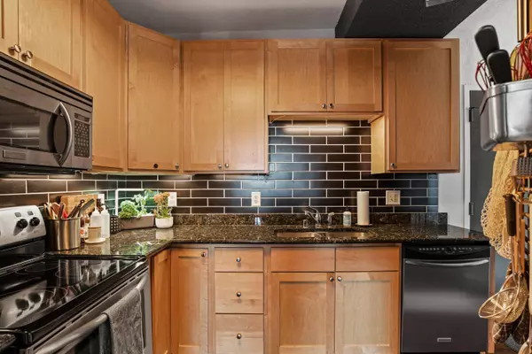 606 W Wisconsin Unit 1001, Milwaukee, WI 53203