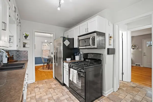 5535 N Kent, Whitefish Bay, WI 53217