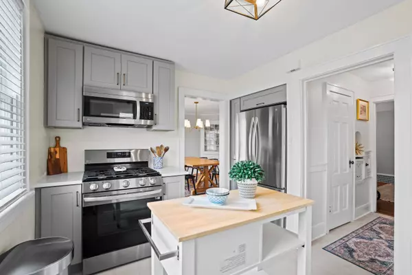 5665 N Bay Ridge, Whitefish Bay, WI 53217