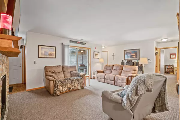 9448 W Loomis Unit 6, Franklin, WI 53132