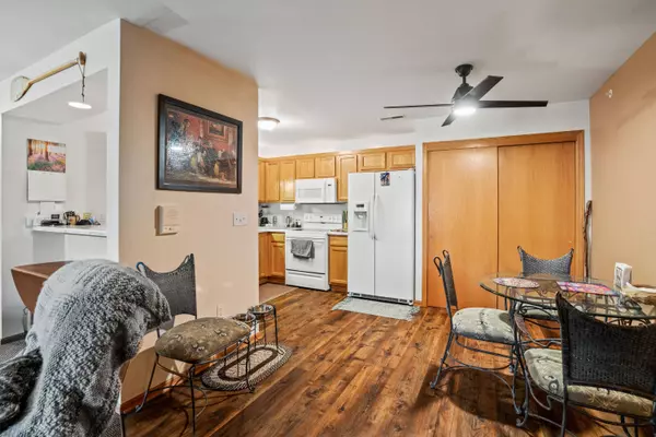 9448 W Loomis Unit 6, Franklin, WI 53132