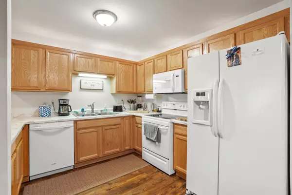 9448 W Loomis Unit 6, Franklin, WI 53132