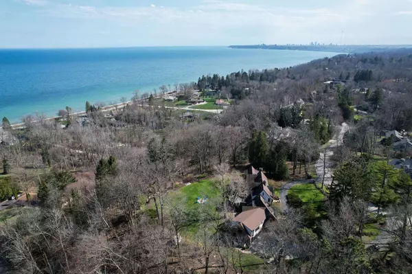 1046 E Thorne, Fox Point, WI 53217