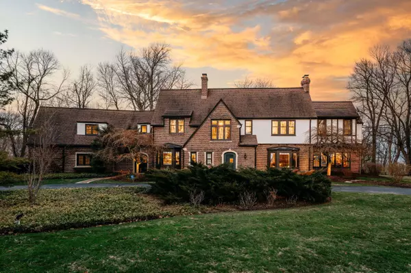 1046 E Thorne, Fox Point, WI 53217