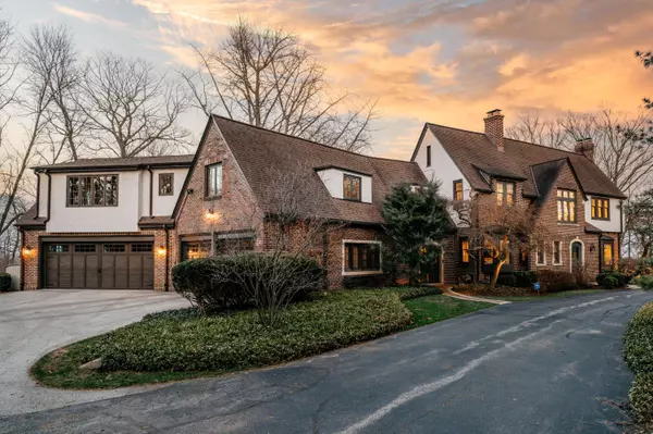 1046 E Thorne, Fox Point, WI 53217