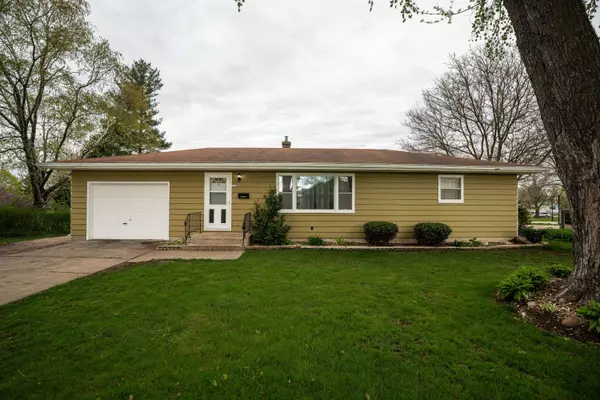 112 Howard, Marshall, WI 53559