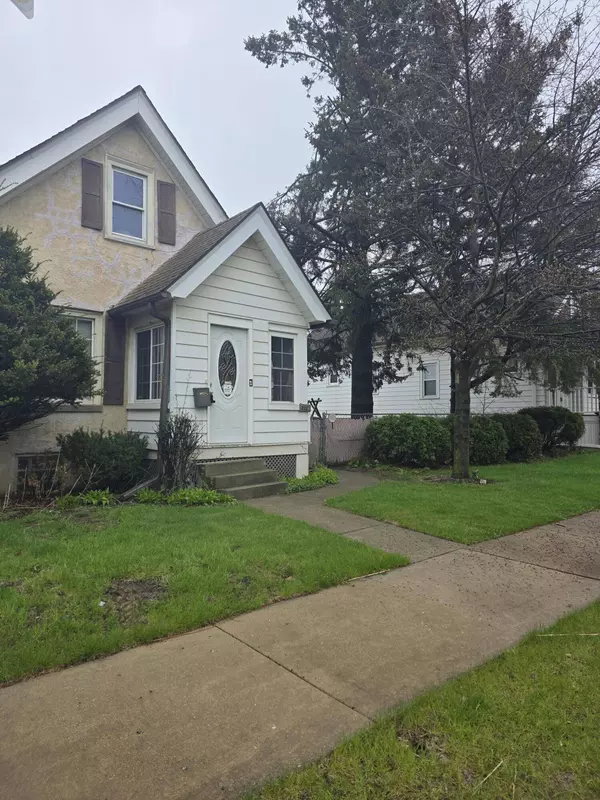 2214 S 60th, West Allis, WI 53219