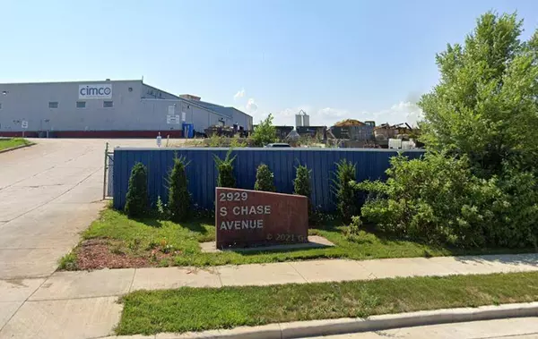 2929 S Chase, Milwaukee, WI 53207