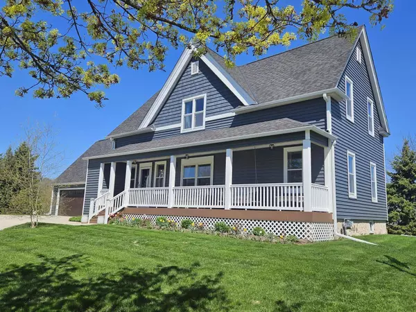 1753 Oneida, Grafton, WI 53024