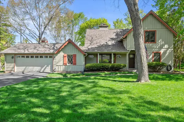 530 W Acacia, Glendale, WI 53217