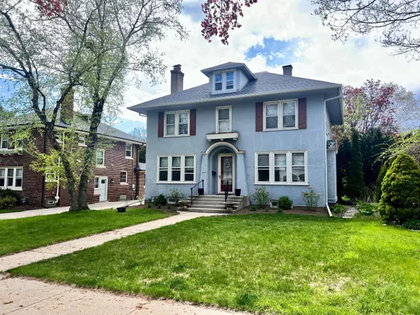 3921 N Stowell, Shorewood, WI 53211