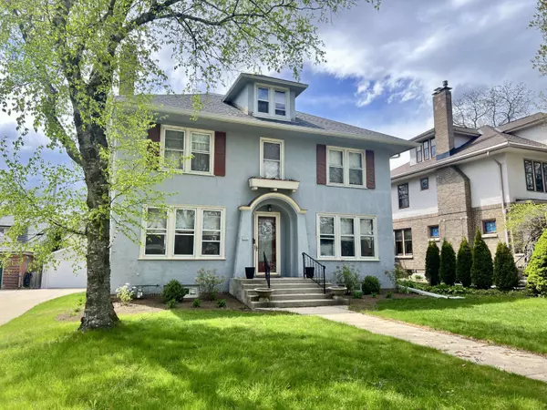 3921 N Stowell, Shorewood, WI 53211