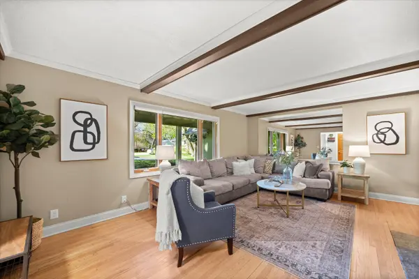 530 W Acacia, Glendale, WI 53217