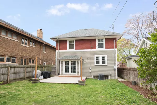 3018 N Downer, Milwaukee, WI 53211