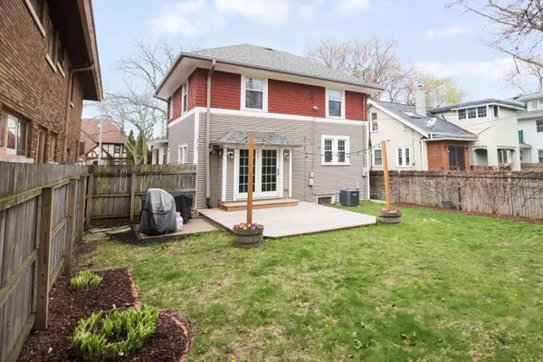 3018 N Downer, Milwaukee, WI 53211