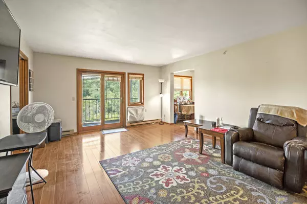 530 N Silverbrook Unit 337, West Bend, WI 53090