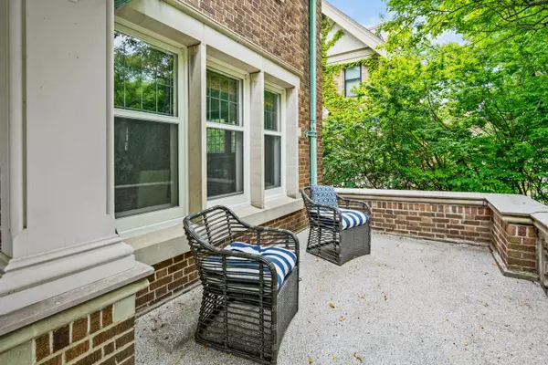 2221 E Newberry, Milwaukee, WI 53211