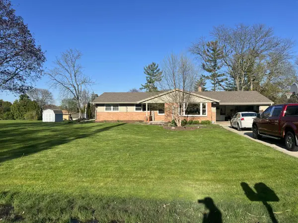 2580 N 128th, Brookfield, WI 53005