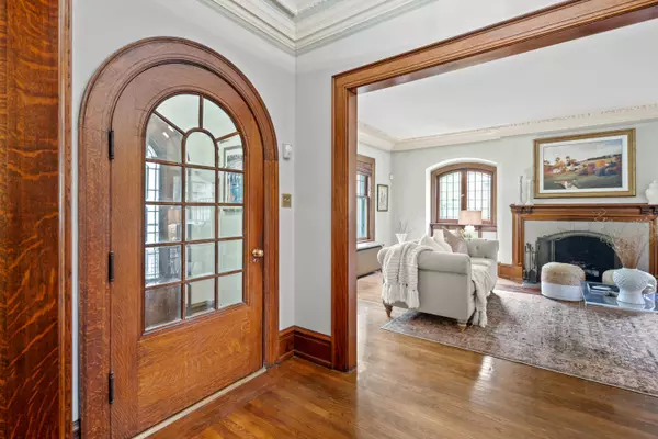 2221 E Newberry, Milwaukee, WI 53211