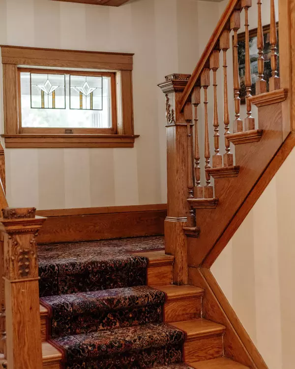 2710 N Hackett, Milwaukee, WI 53211