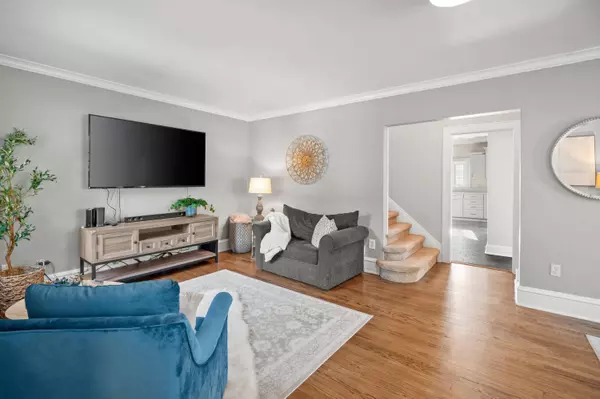 5912 N Kent, Whitefish Bay, WI 53217