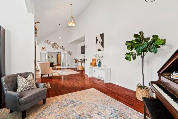 1100 W Fairy Chasm, River Hills, WI 53217