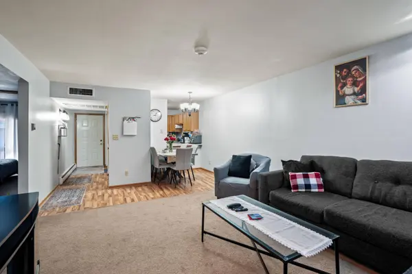 4050 W Rivers Edge Unit 25, Brown Deer, WI 53209