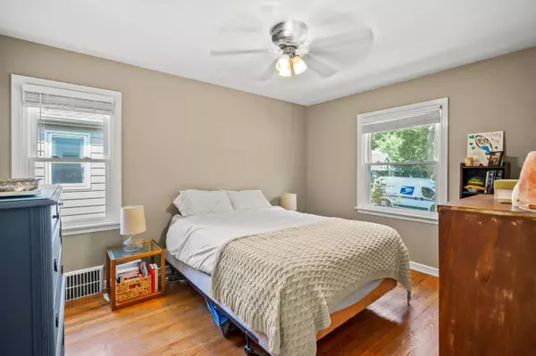 7819 W Hadley, Milwaukee, WI 53222