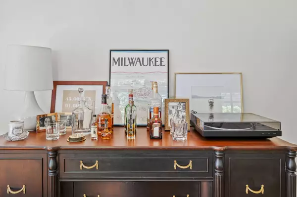 7819 W Hadley, Milwaukee, WI 53222