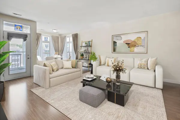 1905 N Water Unit 303, Milwaukee, WI 53202