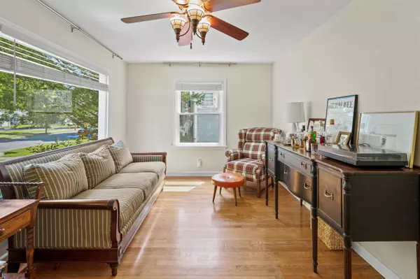 7819 W Hadley, Milwaukee, WI 53222