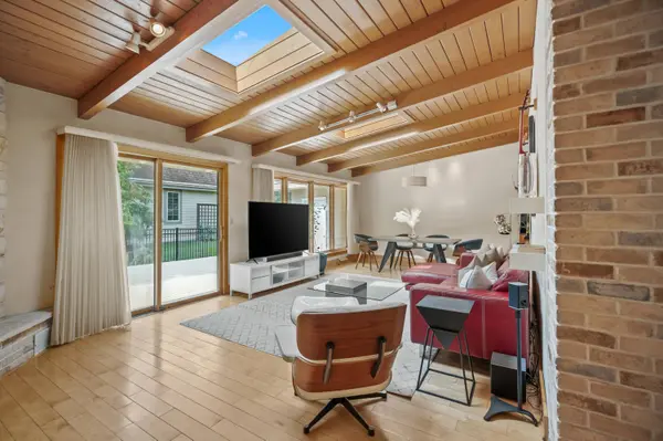 807 E Wahner, Bayside, WI 53217