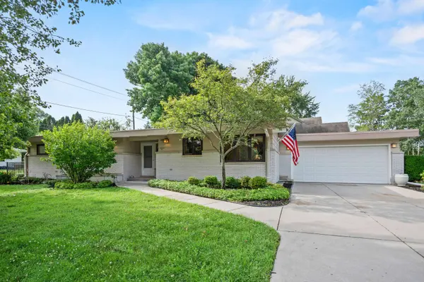 807 E Wahner, Bayside, WI 53217