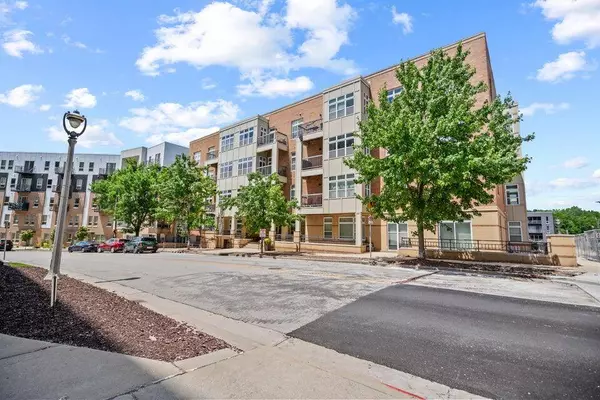 1905 N Water Unit 401, Milwaukee, WI 53202