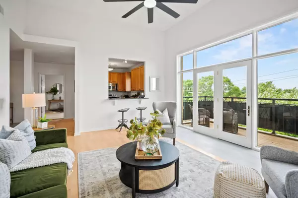 1717 E Kensington Unit 400, Shorewood, WI 53211