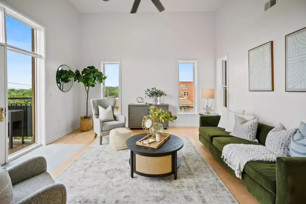 1717 E Kensington Unit 400, Shorewood, WI 53211