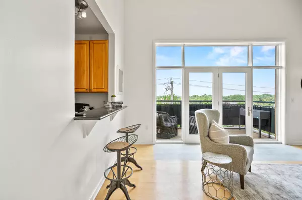 1717 E Kensington Unit 400, Shorewood, WI 53211