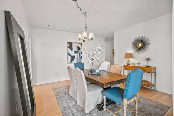 1717 E Kensington Unit 400, Shorewood, WI 53211