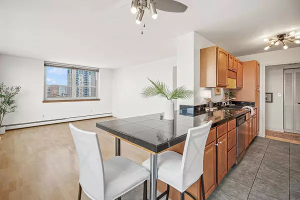 1707 N Prospect Unit 15C, Milwaukee, WI 53202