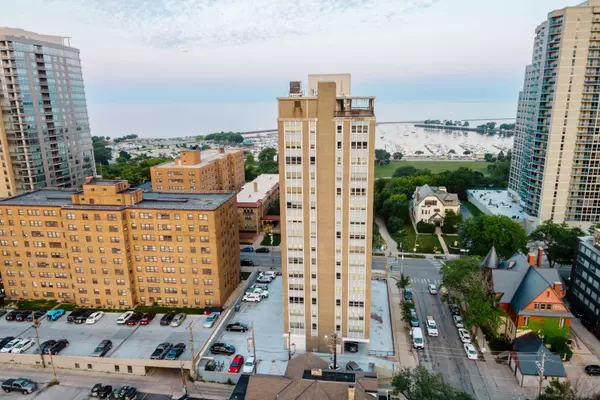 1707 N Prospect Unit 15C, Milwaukee, WI 53202