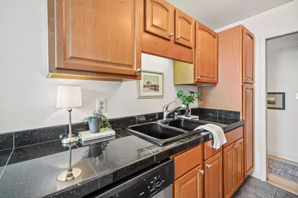 1707 N Prospect Unit 15C, Milwaukee, WI 53202