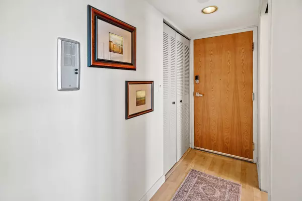 1707 N Prospect Unit 15C, Milwaukee, WI 53202