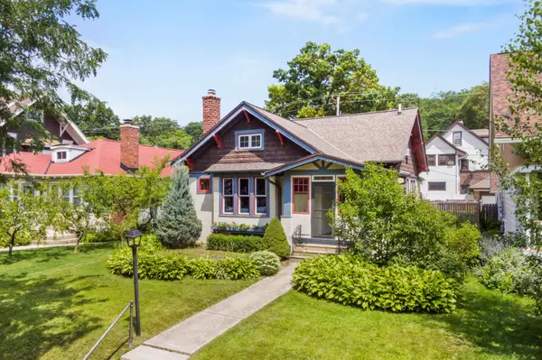 3074 S Wentworth, Milwaukee, WI 53207