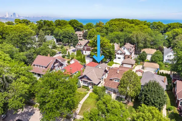 3074 S Wentworth, Milwaukee, WI 53207